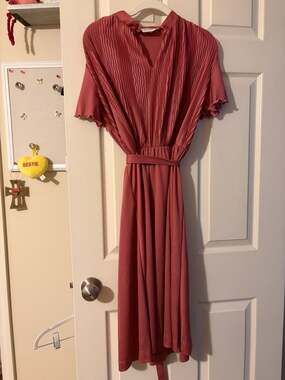 Vintage JCPenney Fashions Dusty Rose Pleated Midi Dress with Belt